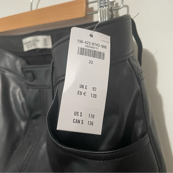 NWT A&F Faux Leather 90s Straight Leg Pant 33 - Picture 2 of 5